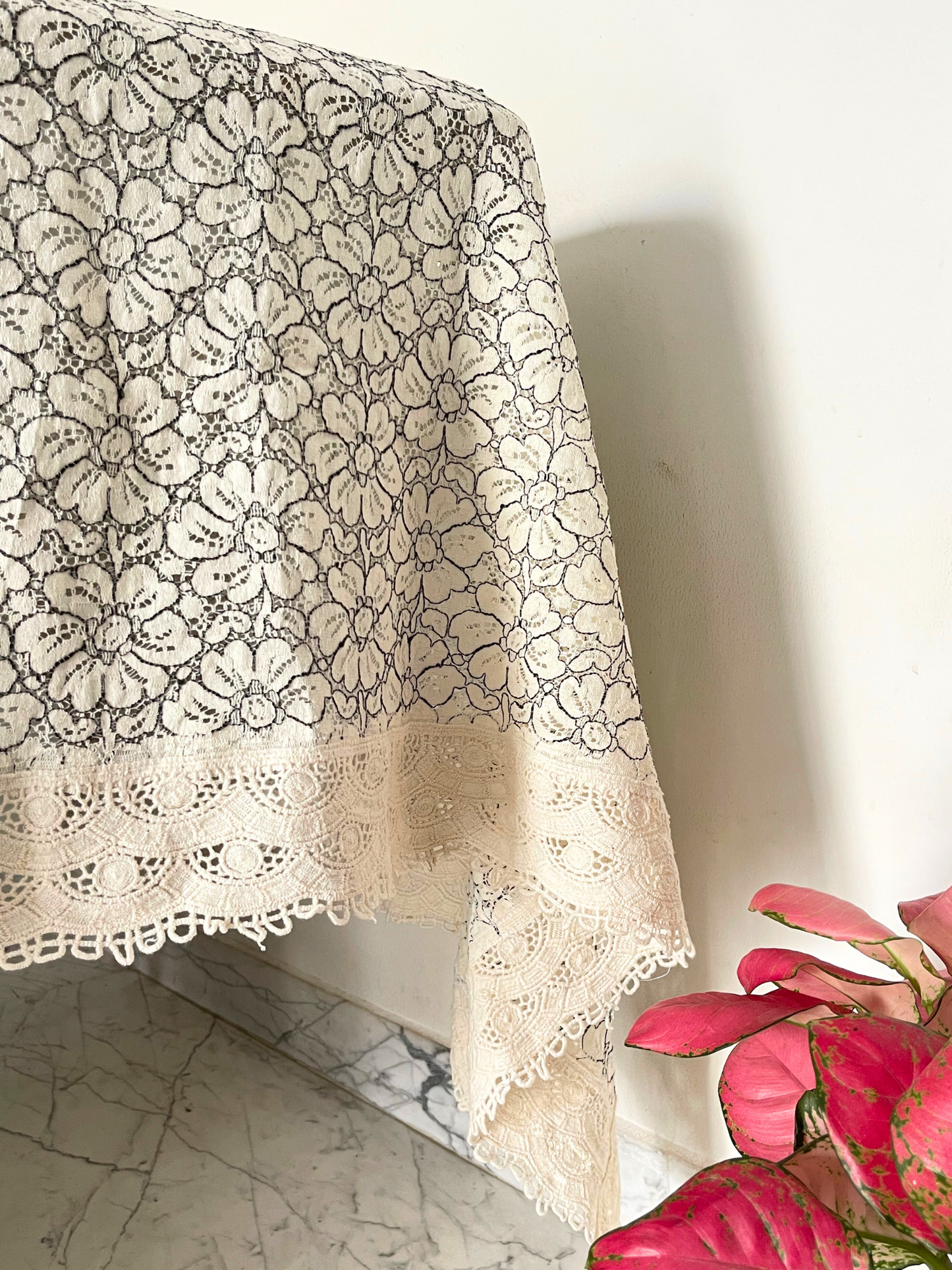 Buttercup Net Table Cloth