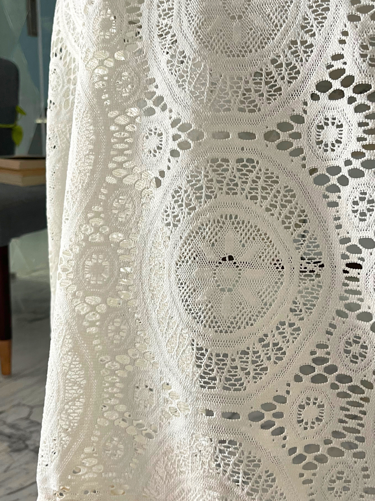 white Christmas table cover online in net and lace
