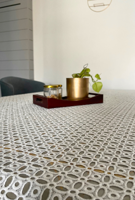 hakoba-style-white-table-cloth-for-dining-table