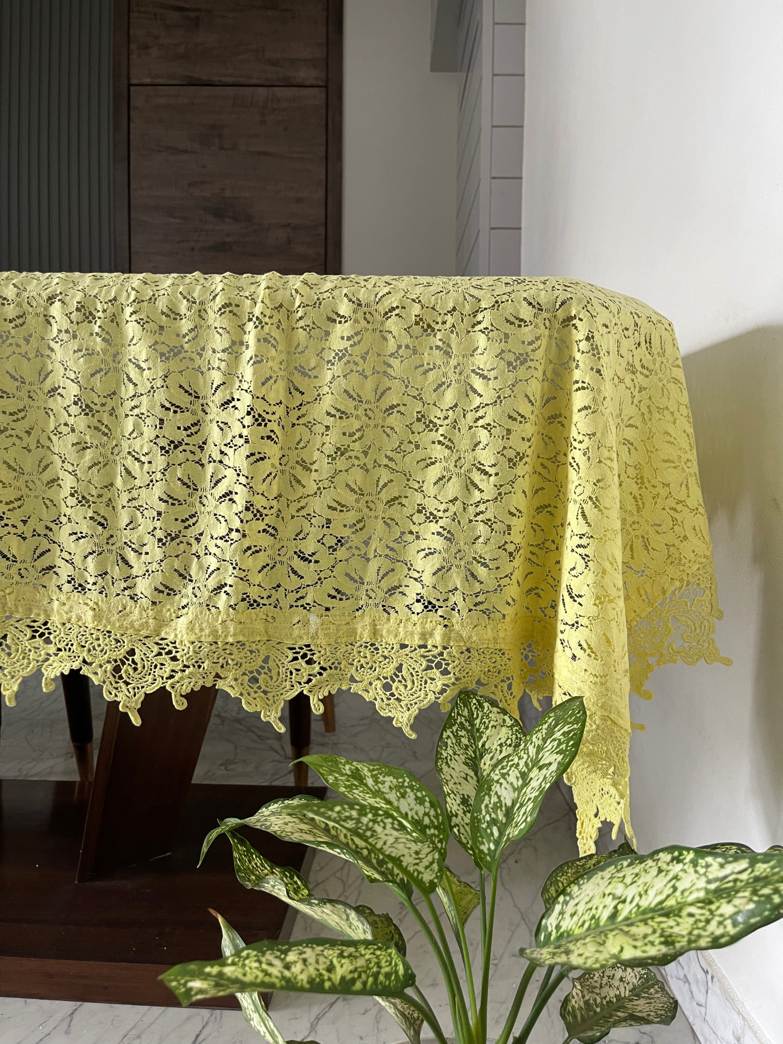 8 seater yellow table cloth with flower design