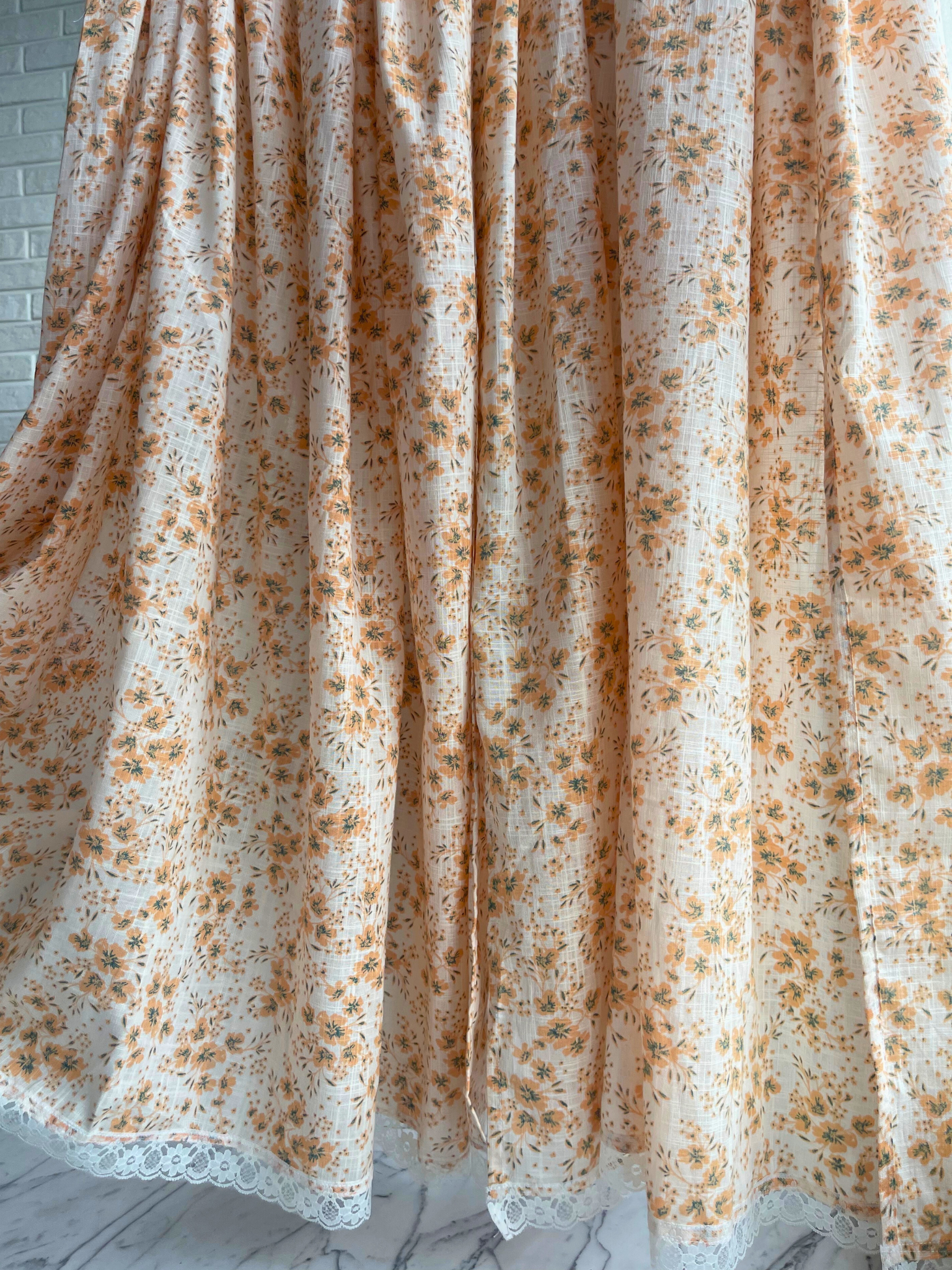 cotton parda with flowers and white lace