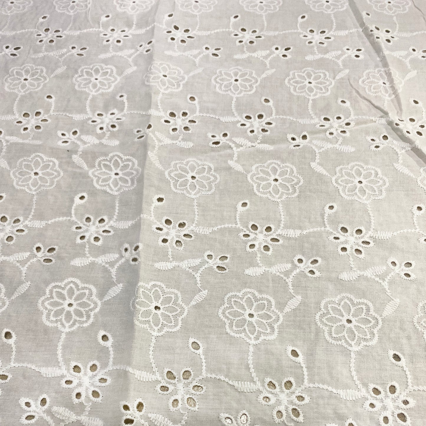 white-dyeable-hakoba-eyelet-fabric-for-shirt