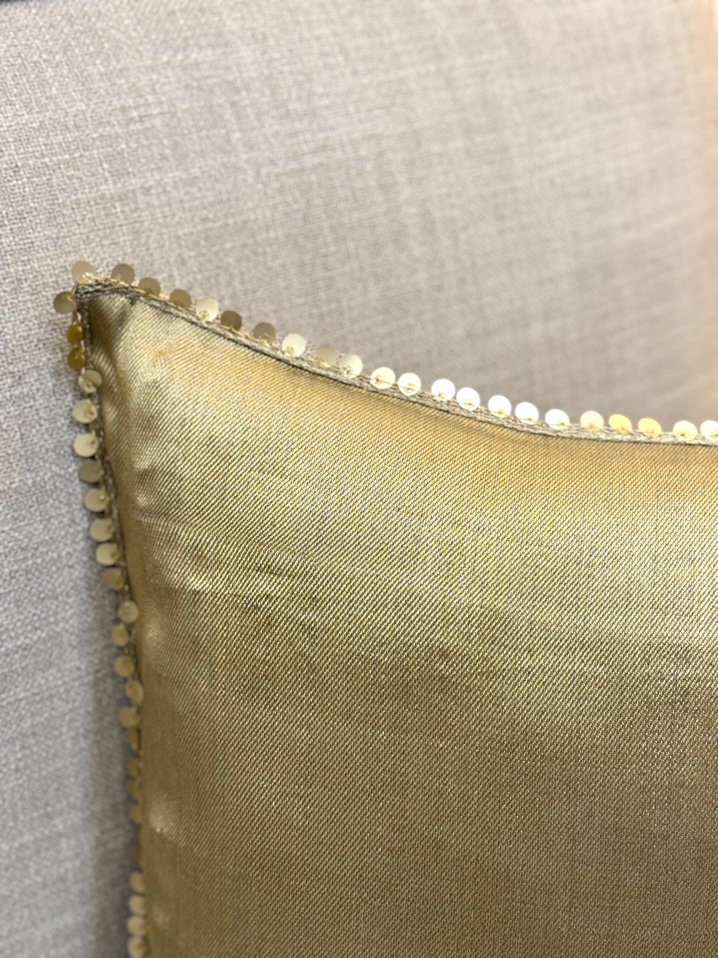 festive-gold-cushion-cover-16x16