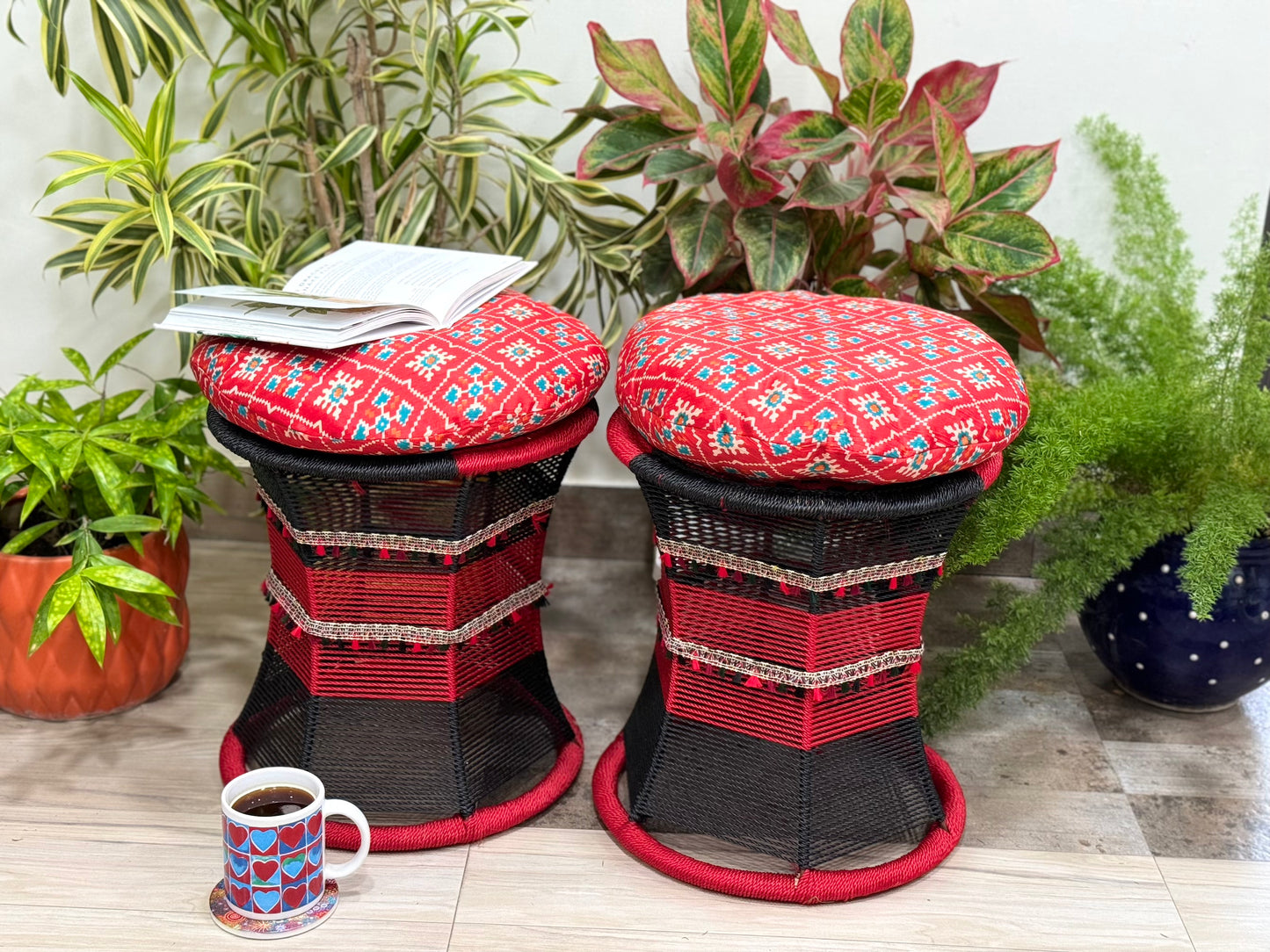 red fancy mudda chair