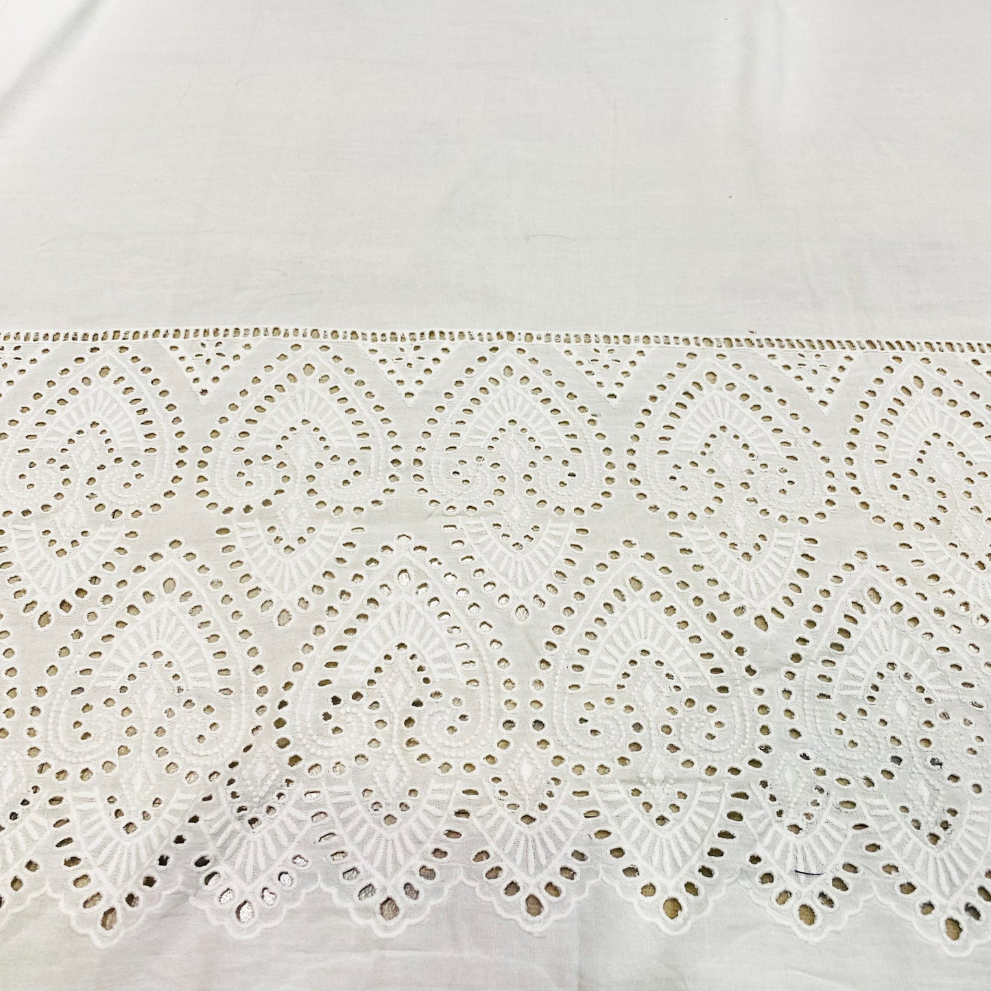 Dyeable Paan Border Cutwork Hakoba Eyelet Fabric