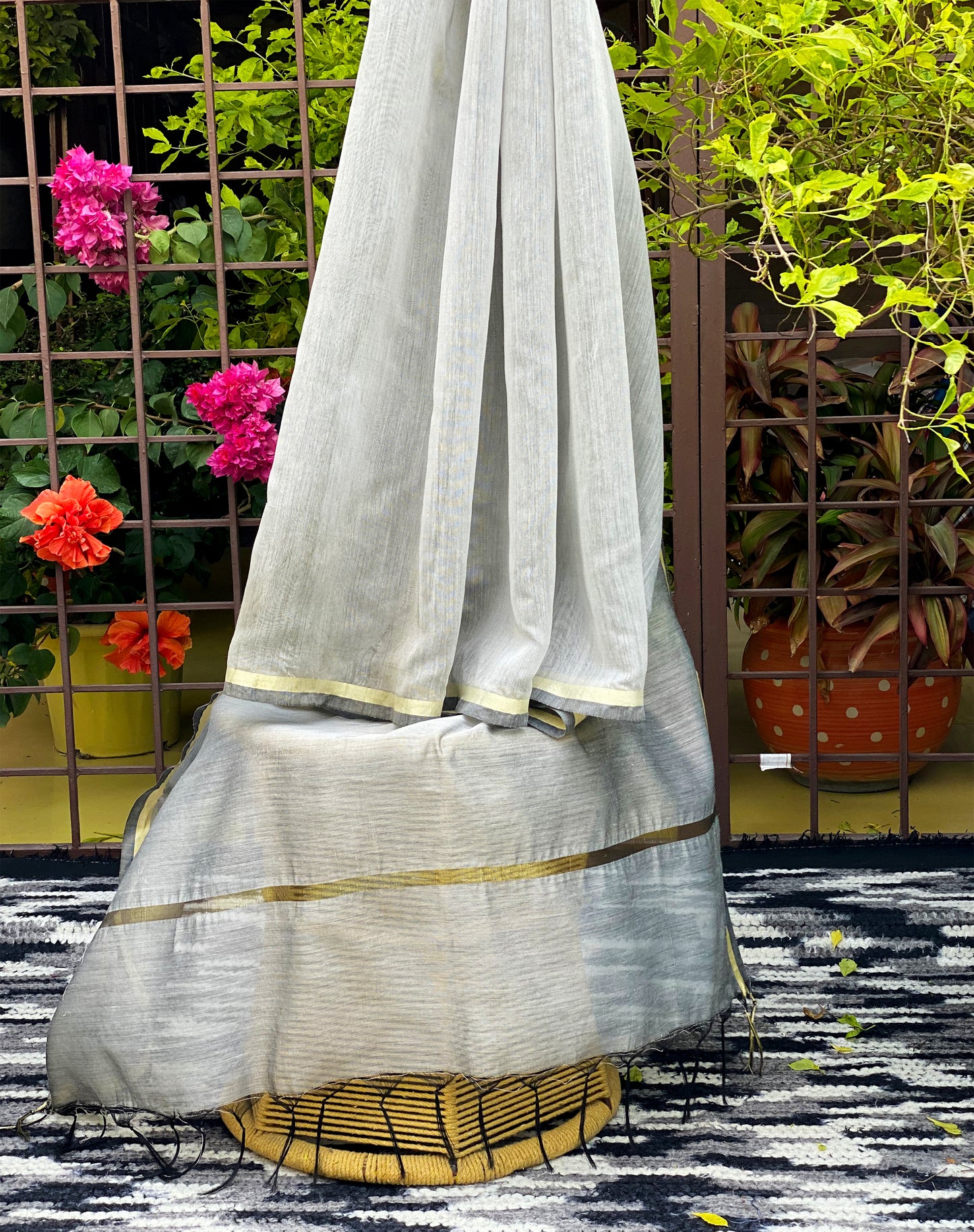elegant-grey-dupatta-with-thin-golden-border-online