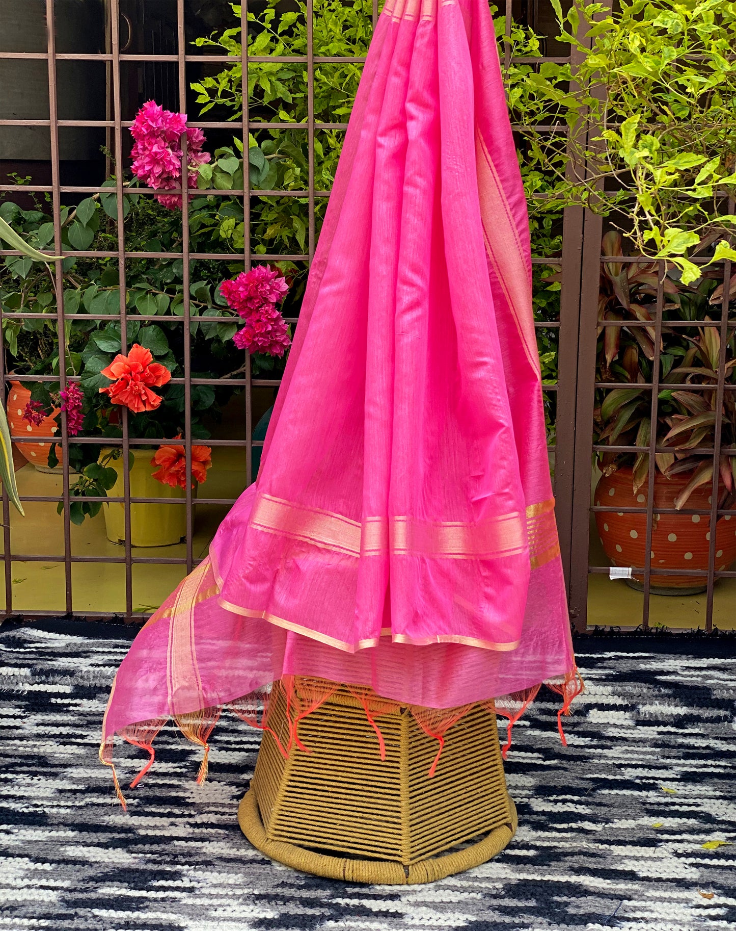 light-pink-dupatta-with-golde-border-online