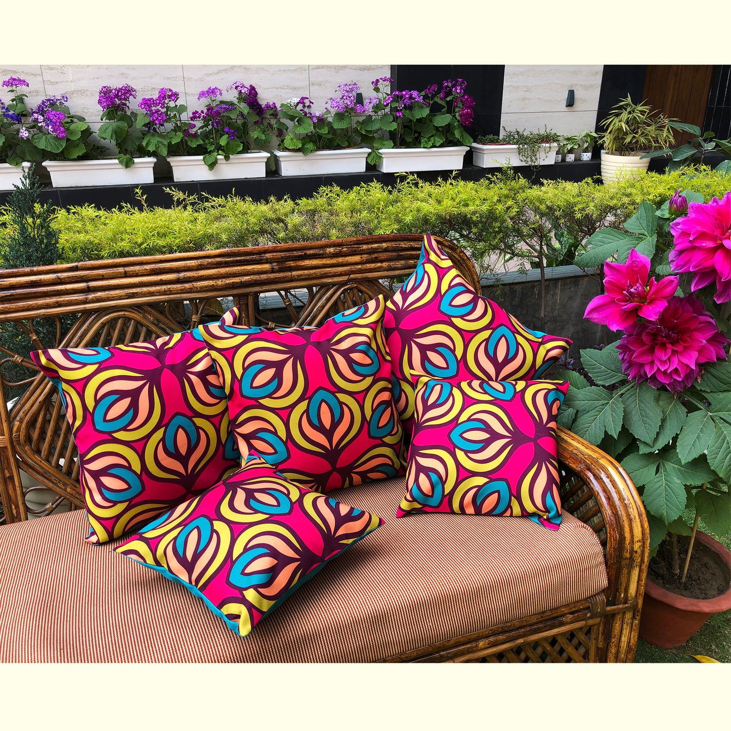 Zabarwan Tulips Cushion Cover