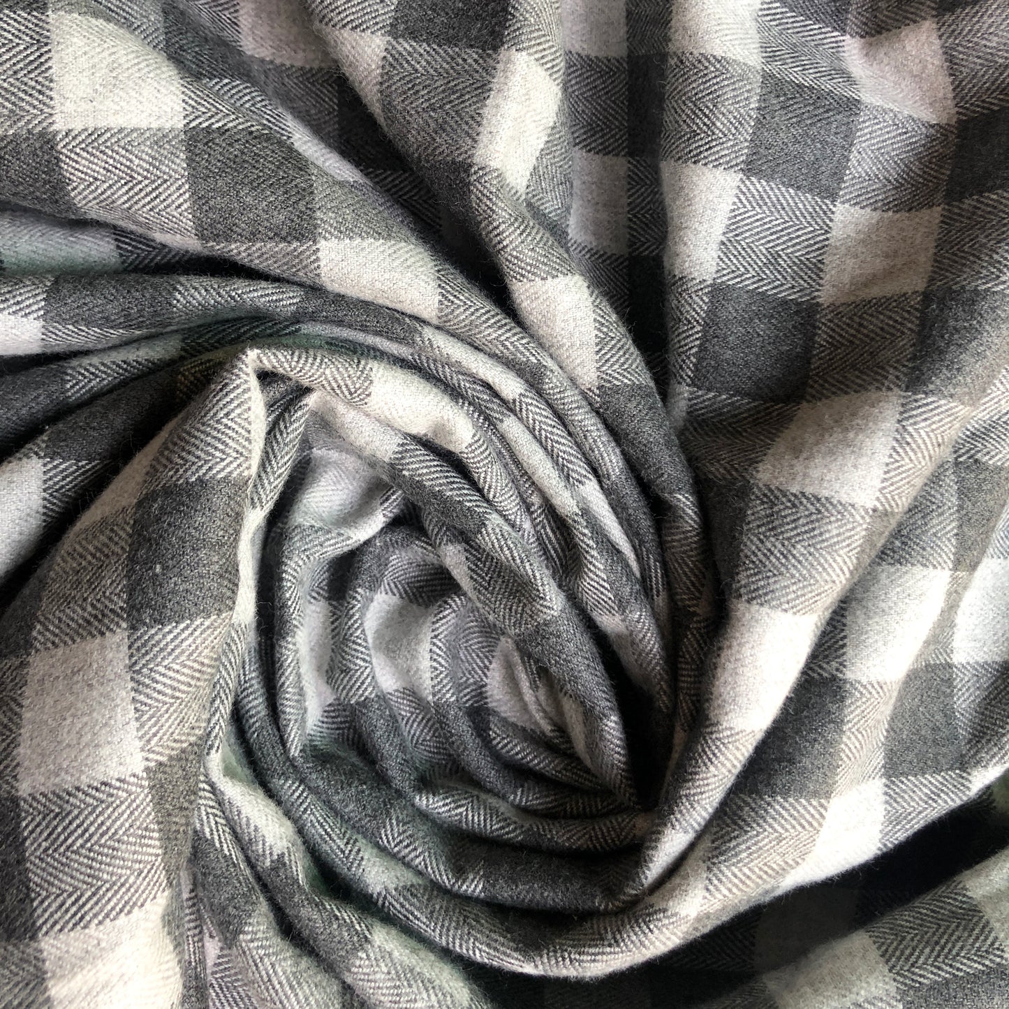 black-and-white-flannel-print-fabric-online