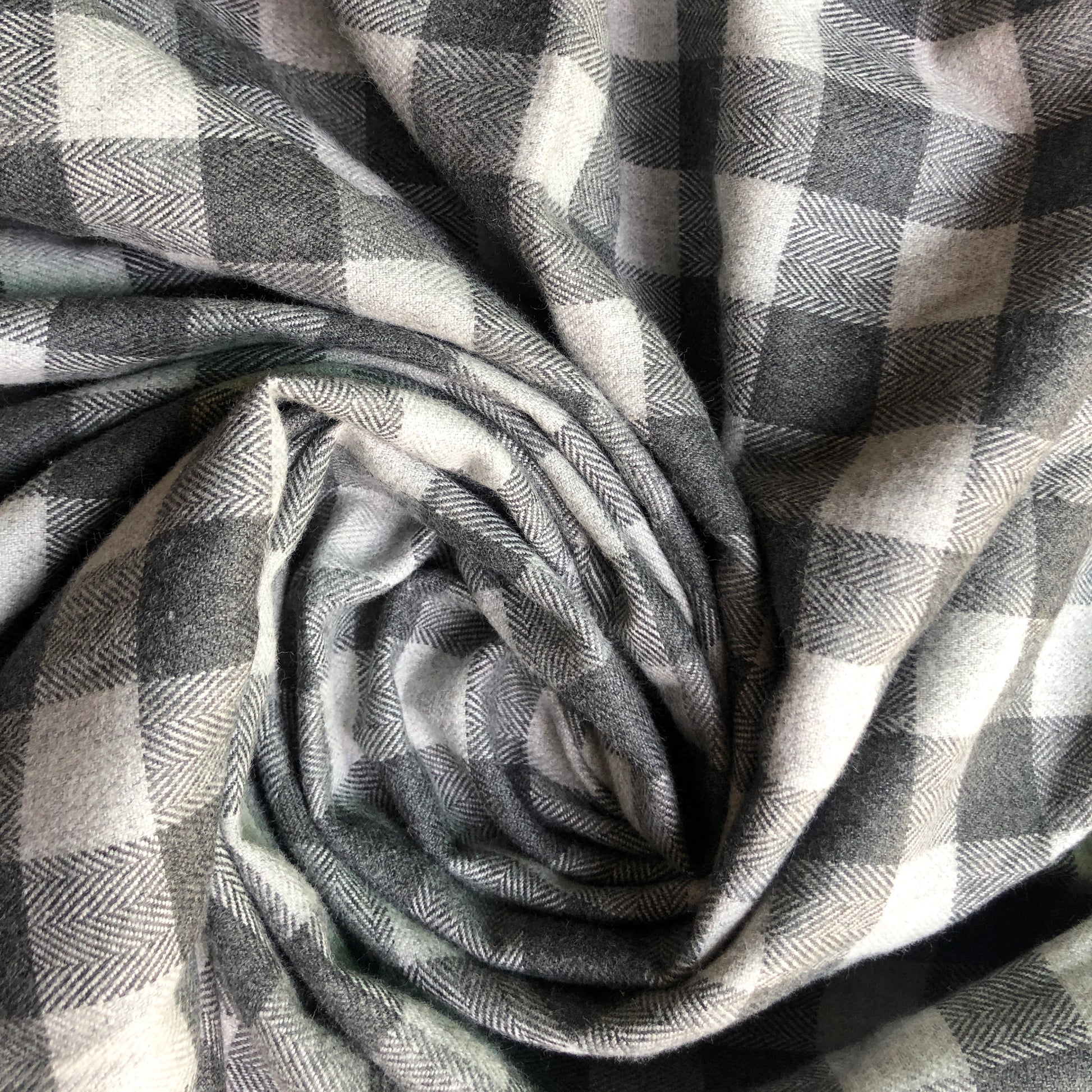 black-and-white-flannel-print-fabric-online