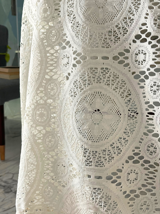 white circle design table cover in net and lace