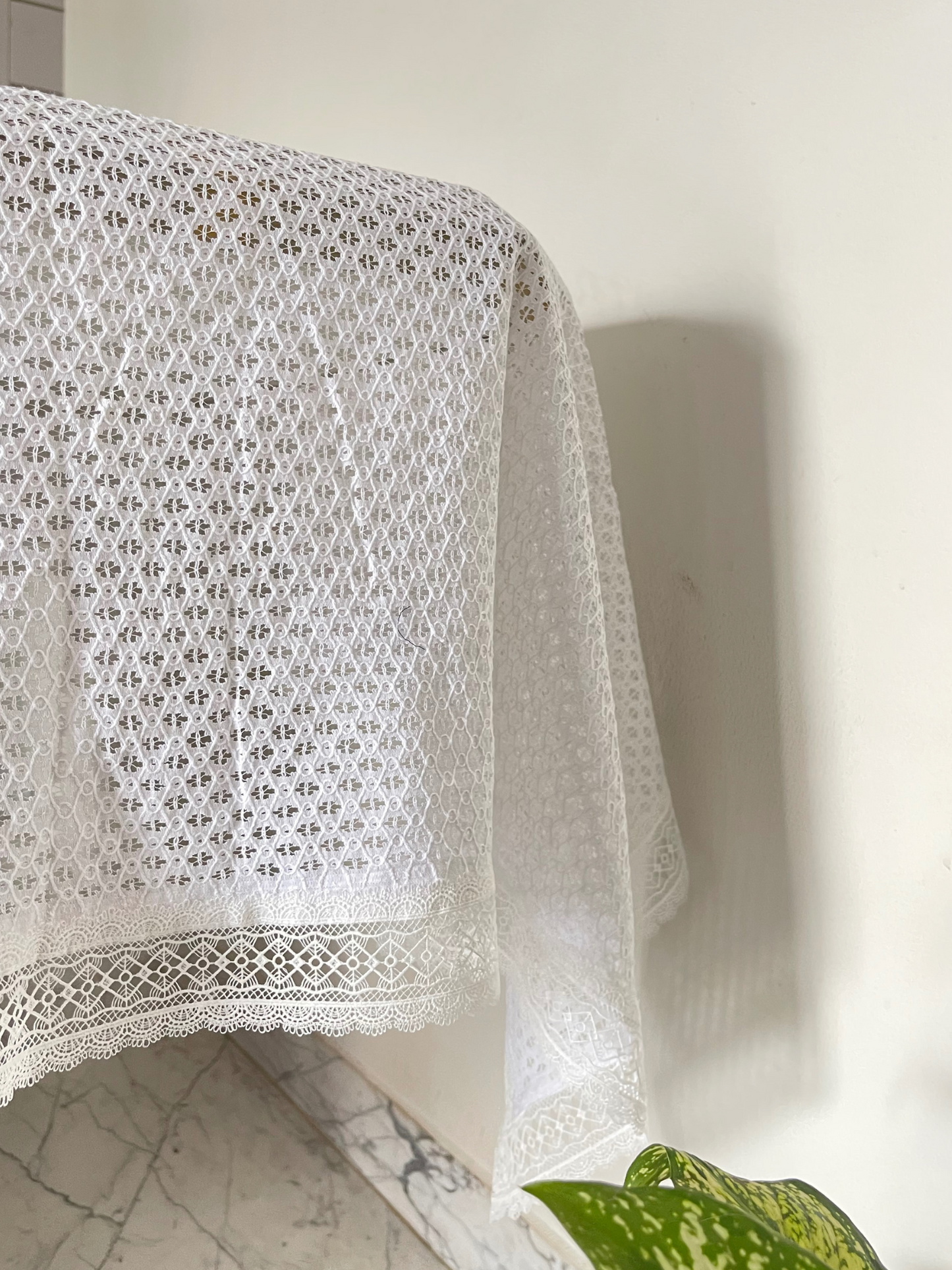 dining table covers in unique net and lace design