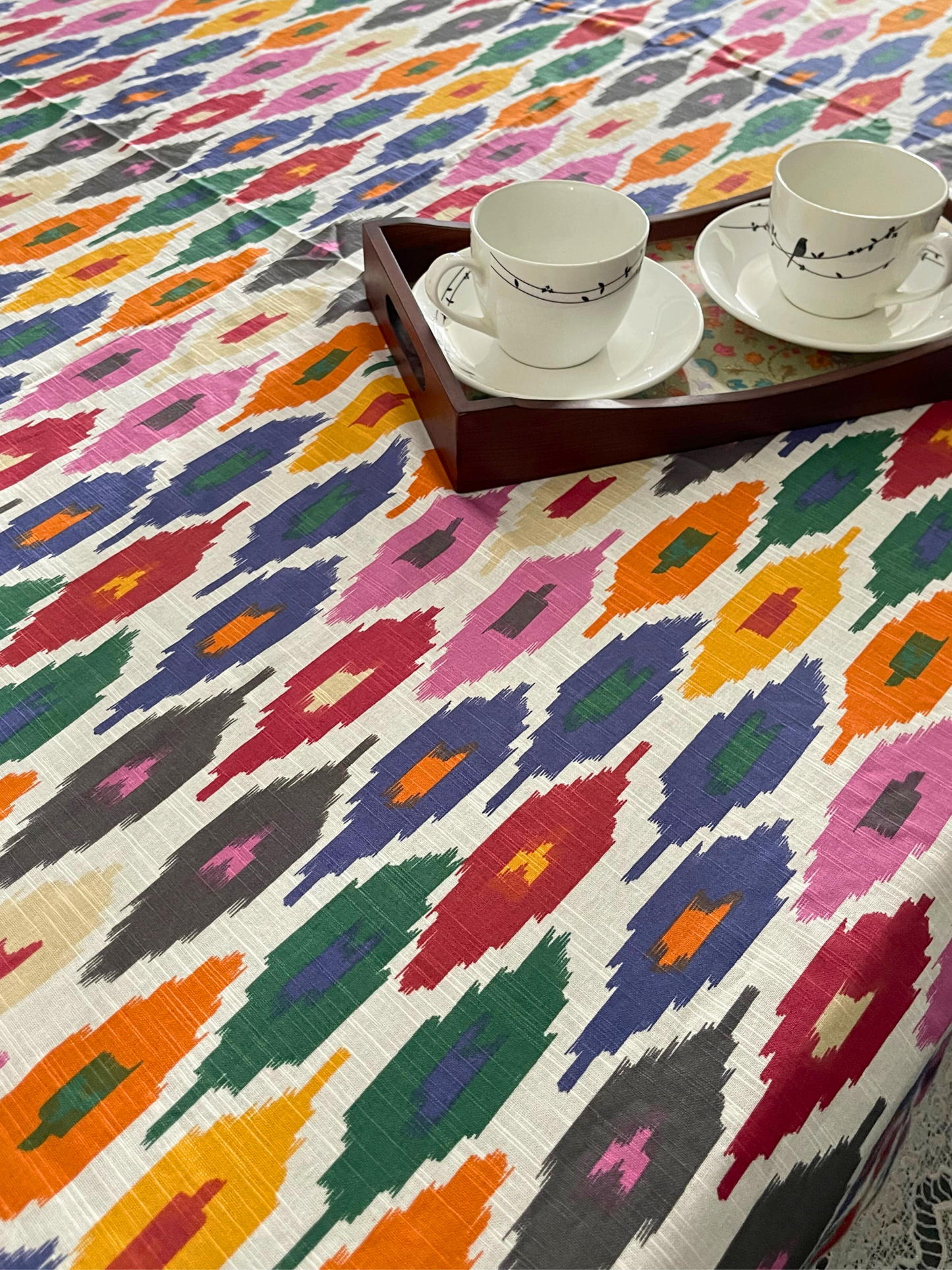 colour pop table linen for dining tables for family lunch
