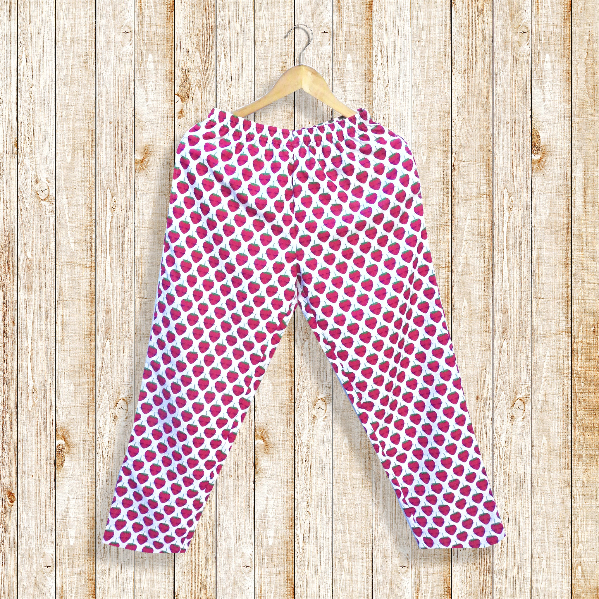 Juicy Strawberry Women's Pajamas With Pockets