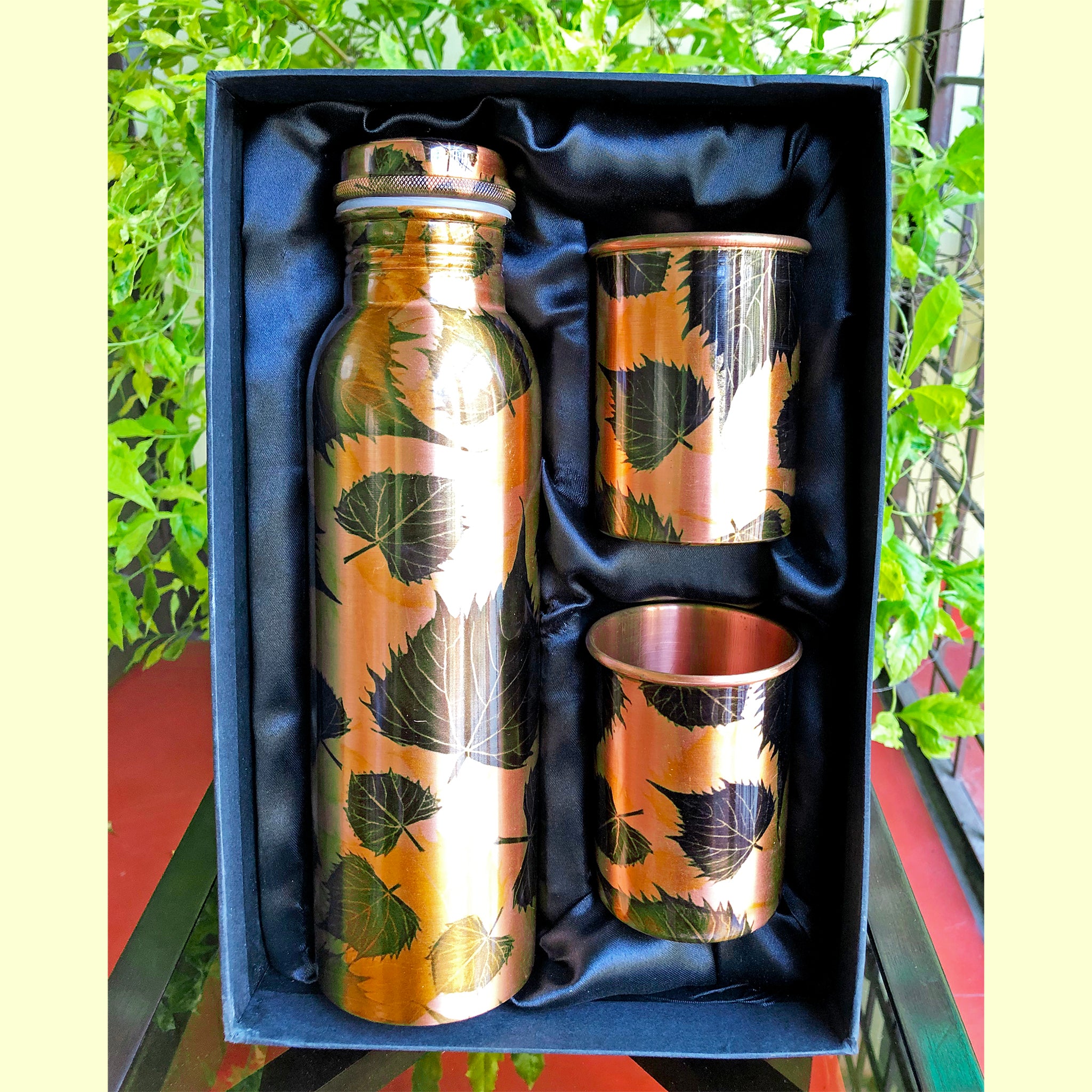 premium-copper-bottle-with-two-glasses