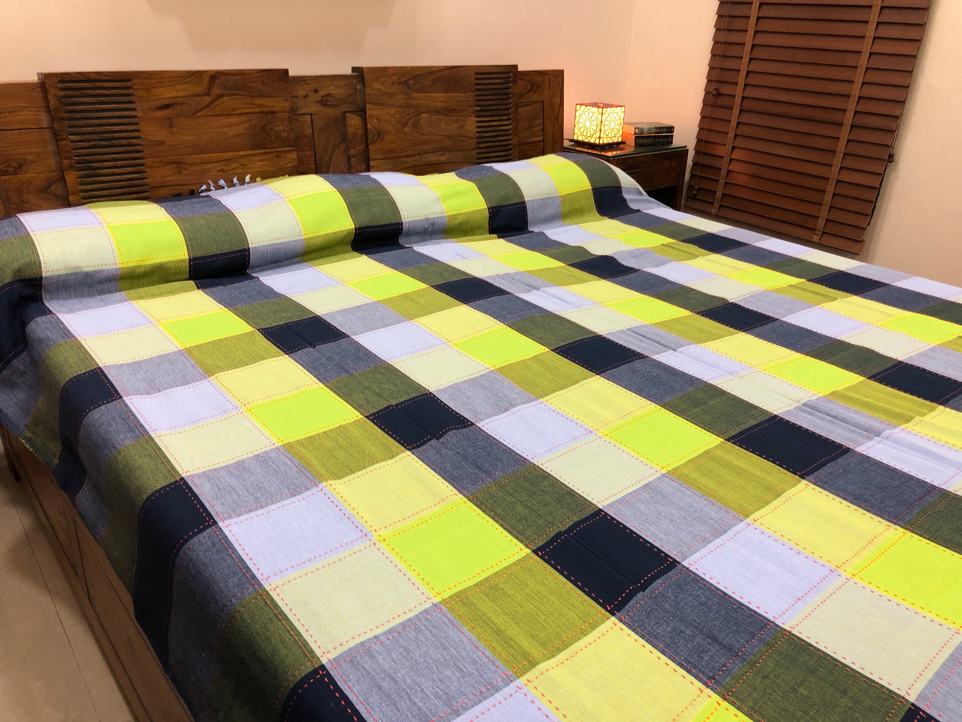 indian handloom double bedcover in checks pattern