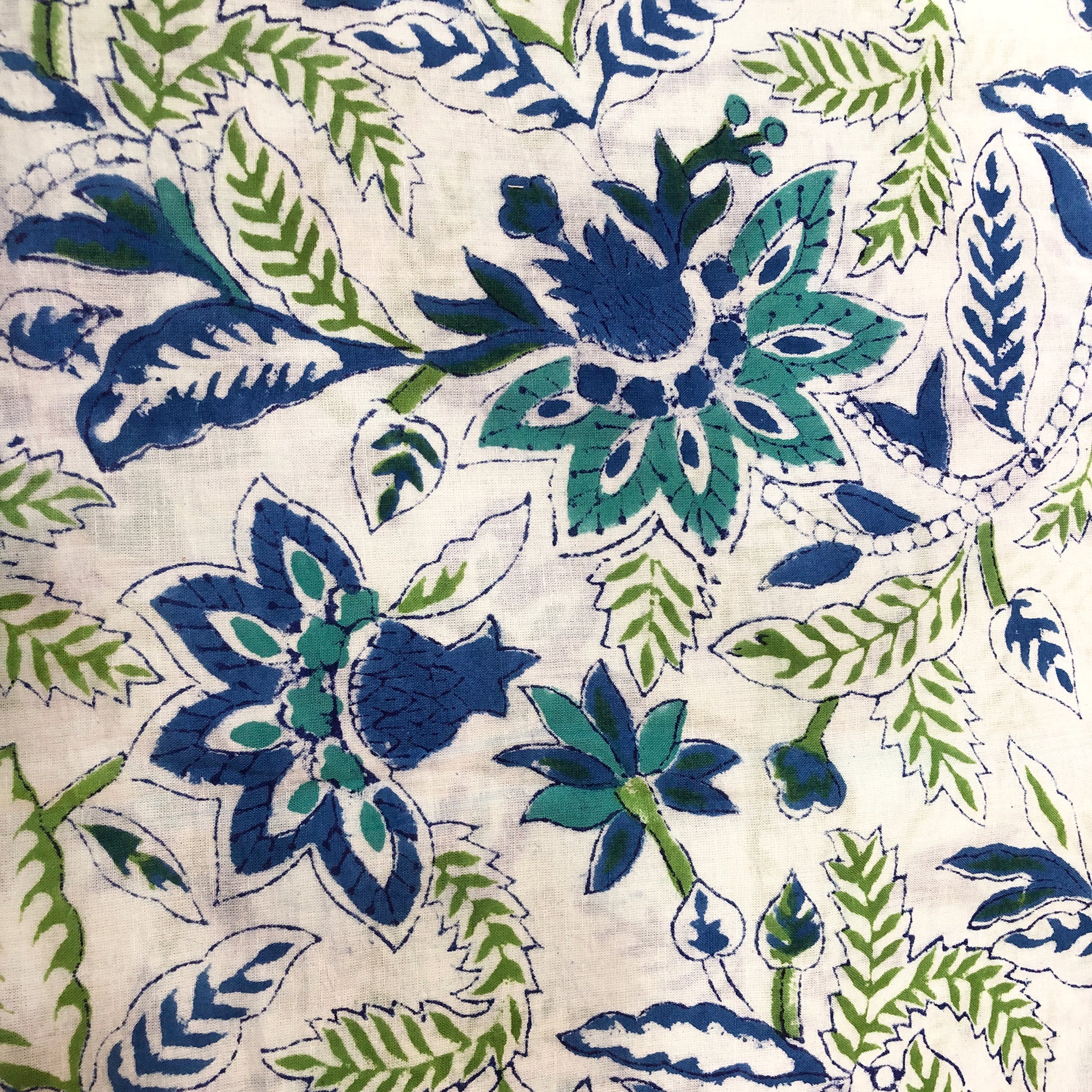 blue-white-jaipuri-print-cotton-fabric-online