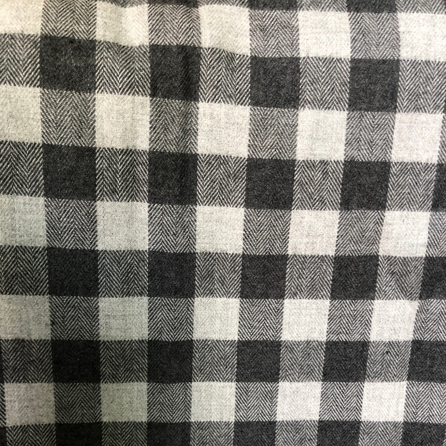 black-and-white-flannel-cotton-fabric-india
