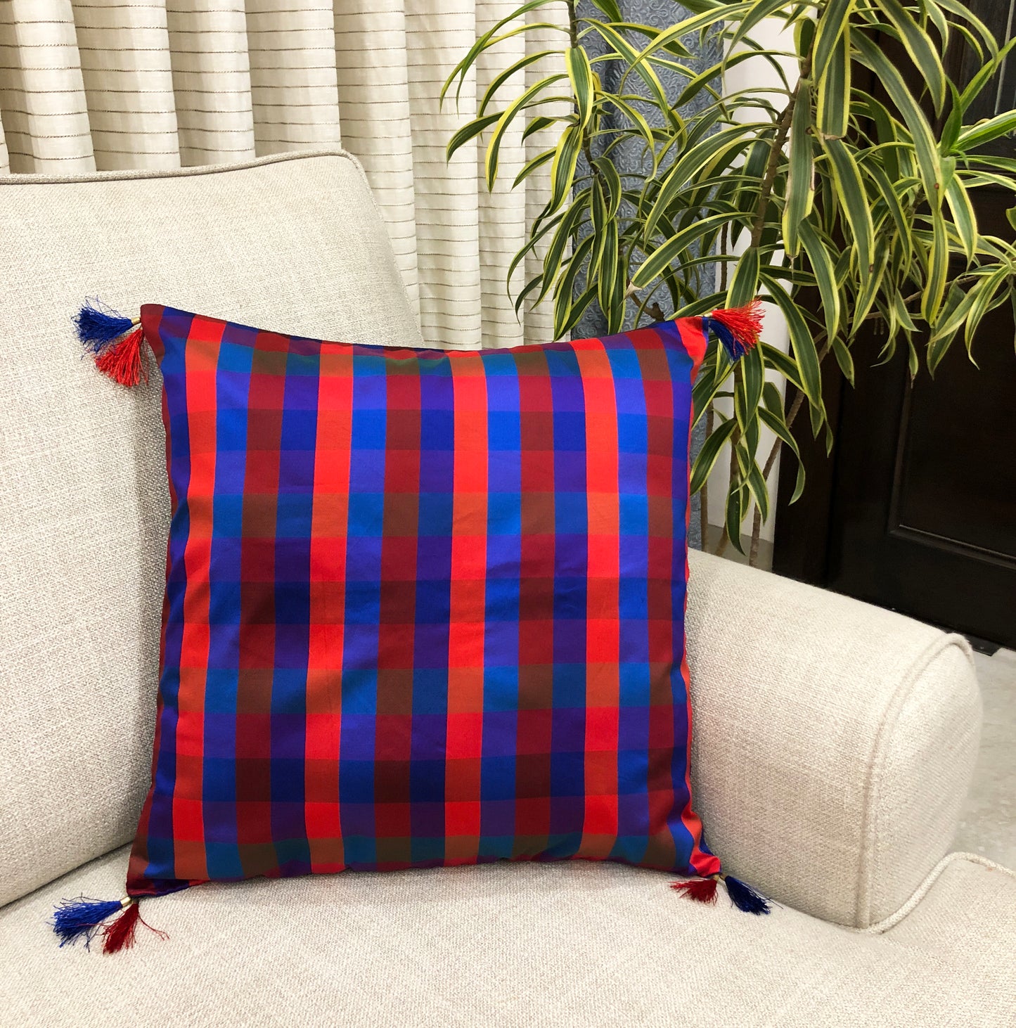 festive-silk-cushion-cover-online